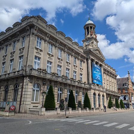 Apartamento Les Betises, Duplex Hyper-Centre Cambrai Exterior foto